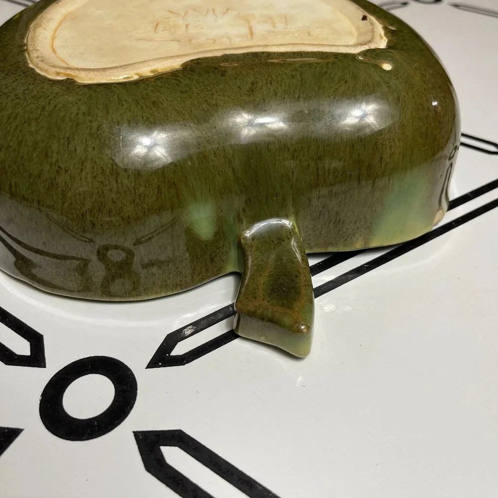 VTG Dryden Pottery Apple Bowl 9
